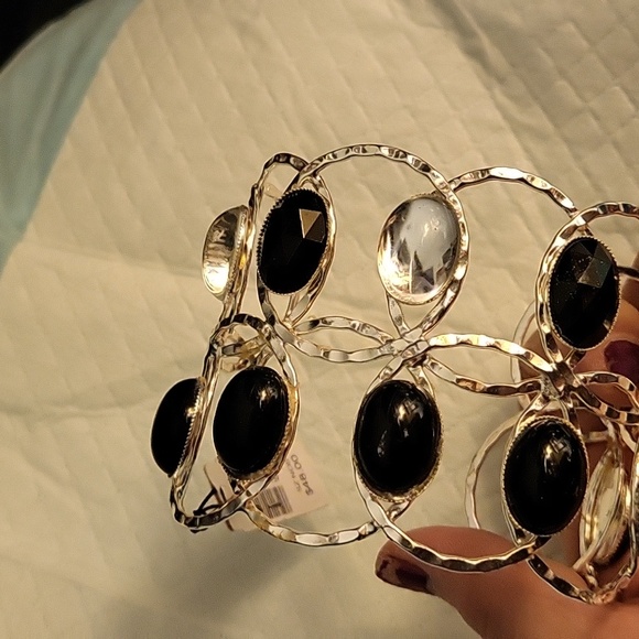 White House Black Market Gold and Black Bracelet
Wore 1 x. - Picture 4 of 7